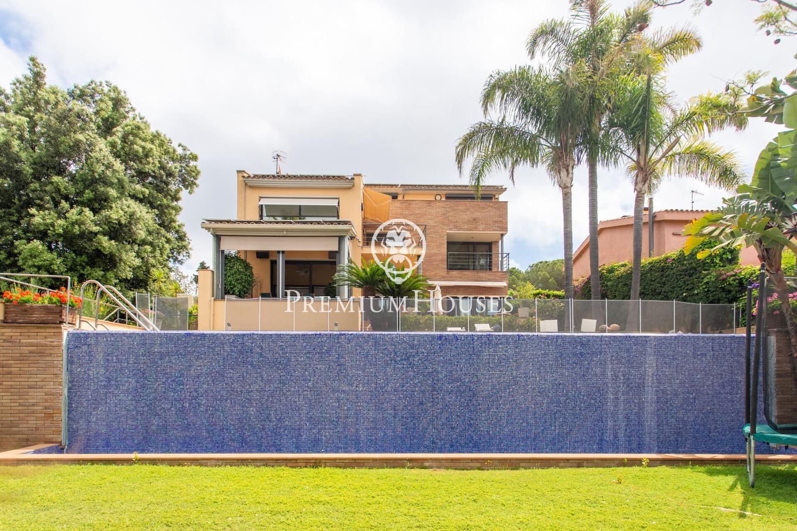 6 soverom Villa til salgs i Sant Vicenc de Montalt med svømmebasseng garasje - € 1 600 000 (Ref: 9205100)