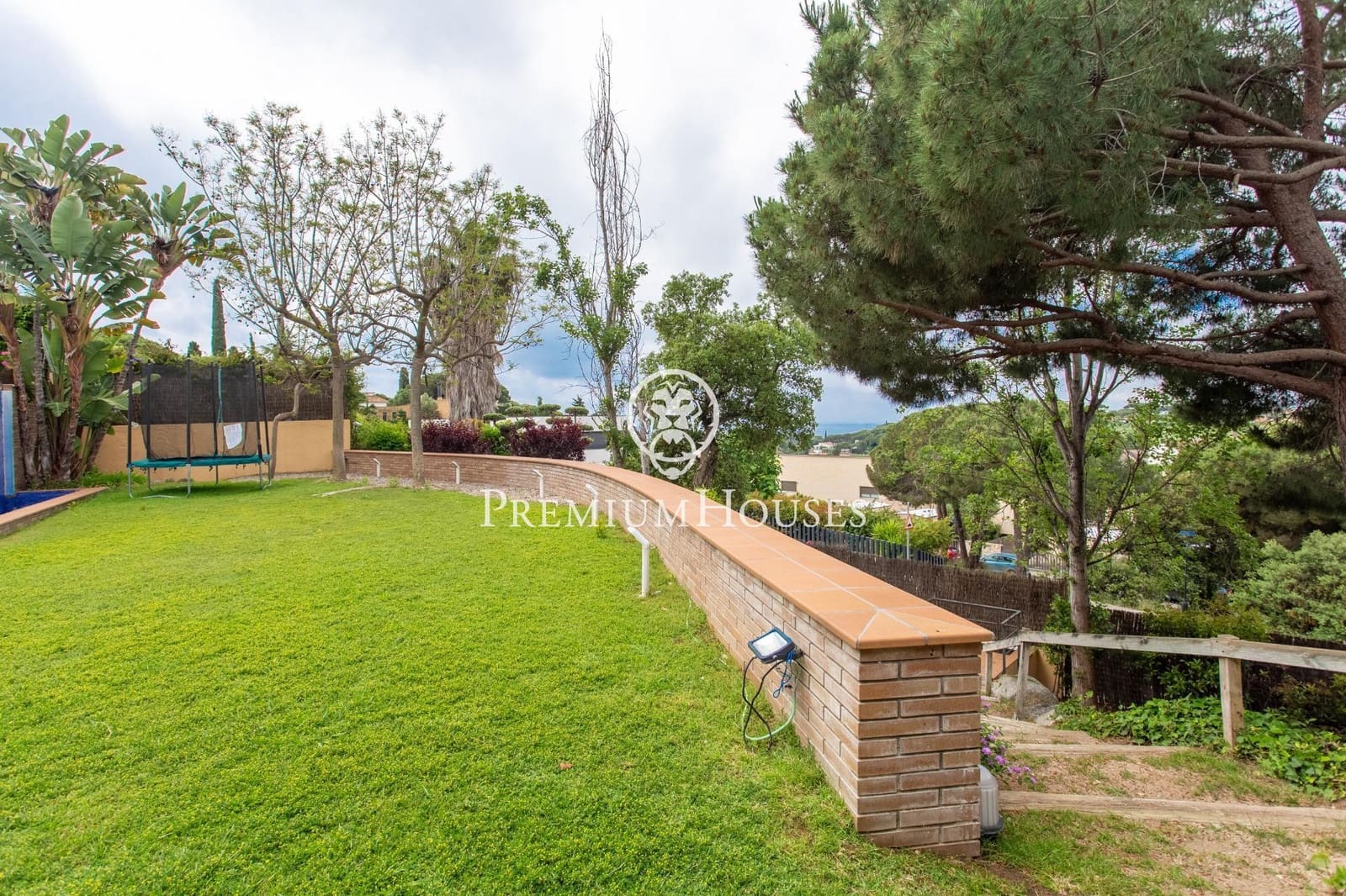 6 soverom Villa til salgs i Sant Vicenc de Montalt med svømmebasseng garasje - € 1 600 000 (Ref: 9205100)