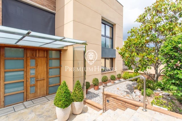 6 sypialnia Willa na sprzedaż w Sant Vicenç de Montalt z basenem garażem - 1 410 000 € (Ref: 9205100)