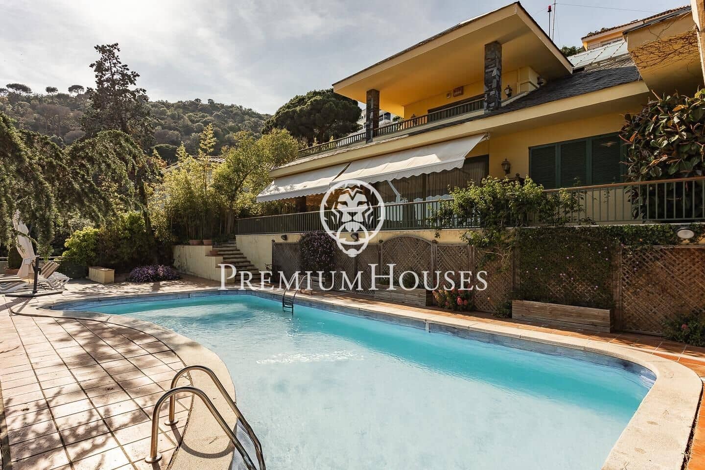 6 soverom Villa til salgs i Badalona med svømmebasseng garasje - € 1 600 000 (Ref: 9205101)