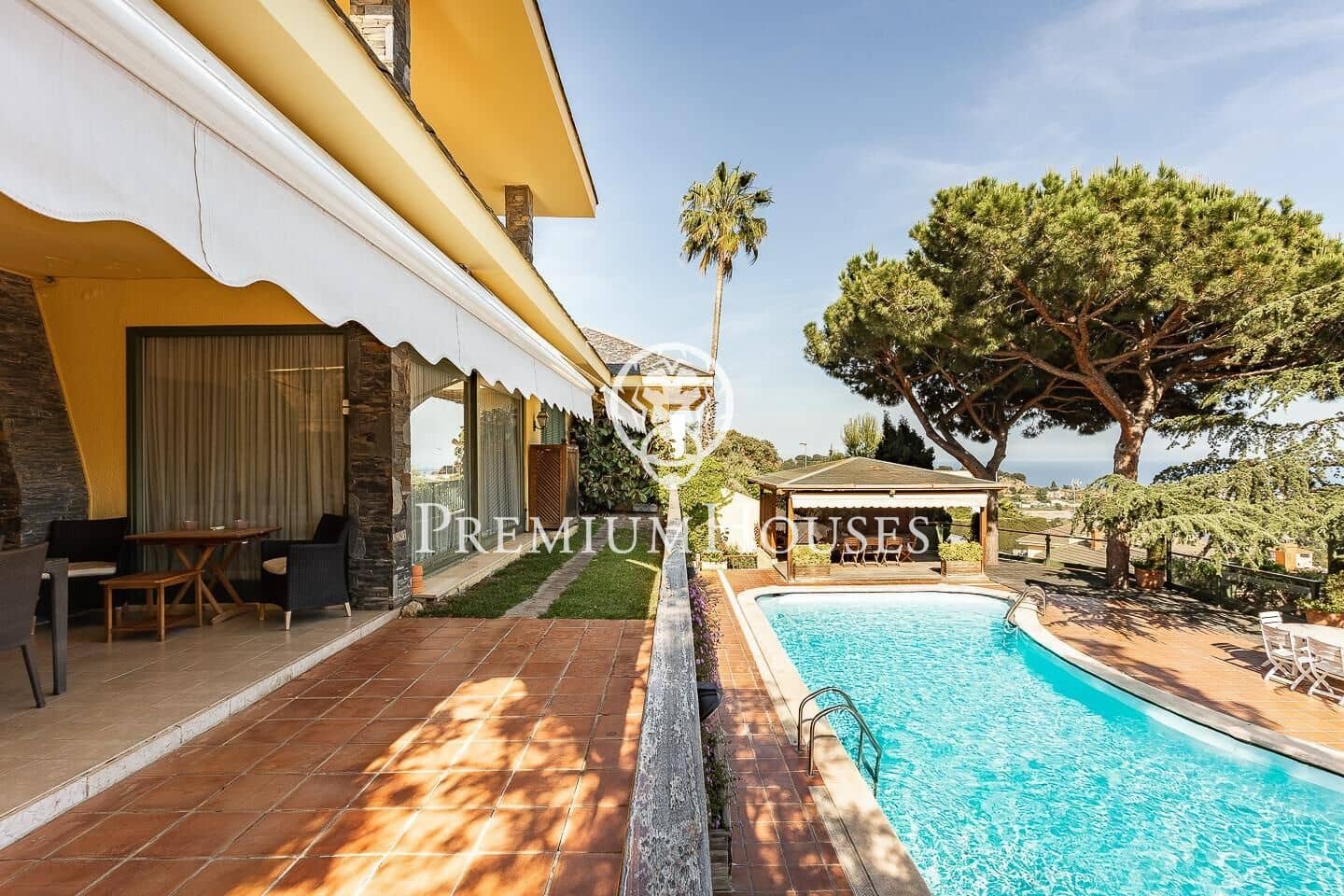 6 soverom Villa til salgs i Badalona med svømmebasseng garasje - € 1 600 000 (Ref: 9205101)