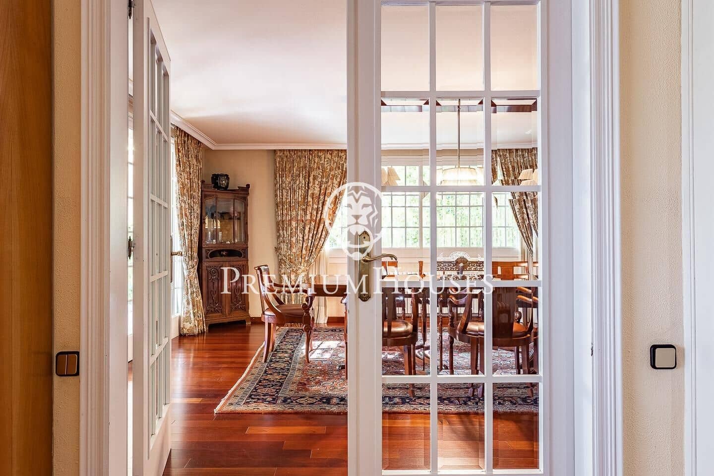 6 soverom Villa til salgs i Badalona med svømmebasseng garasje - € 1 600 000 (Ref: 9205101)