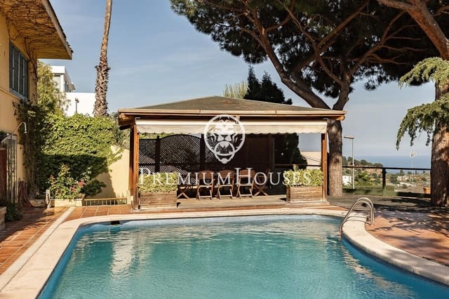 6 soverom Villa til salgs i Badalona med svømmebasseng garasje - € 1 600 000 (Ref: 9205101)