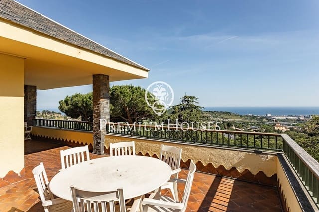 6 soverom Villa til salgs i Badalona med svømmebasseng garasje - € 1 600 000 (Ref: 9205101)