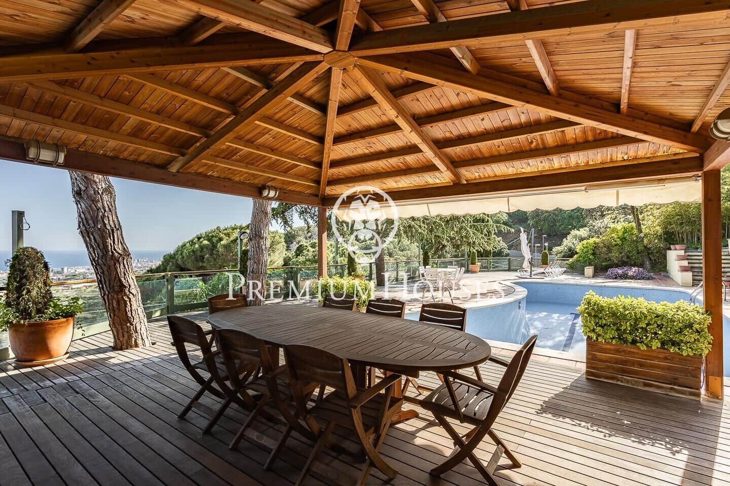 6 soverom Villa til salgs i Badalona med svømmebasseng garasje - € 1 600 000 (Ref: 9205101)