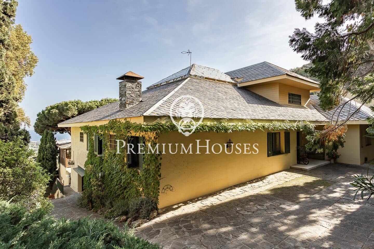 6 soverom Villa til salgs i Badalona med svømmebasseng garasje - € 1 600 000 (Ref: 9205101)