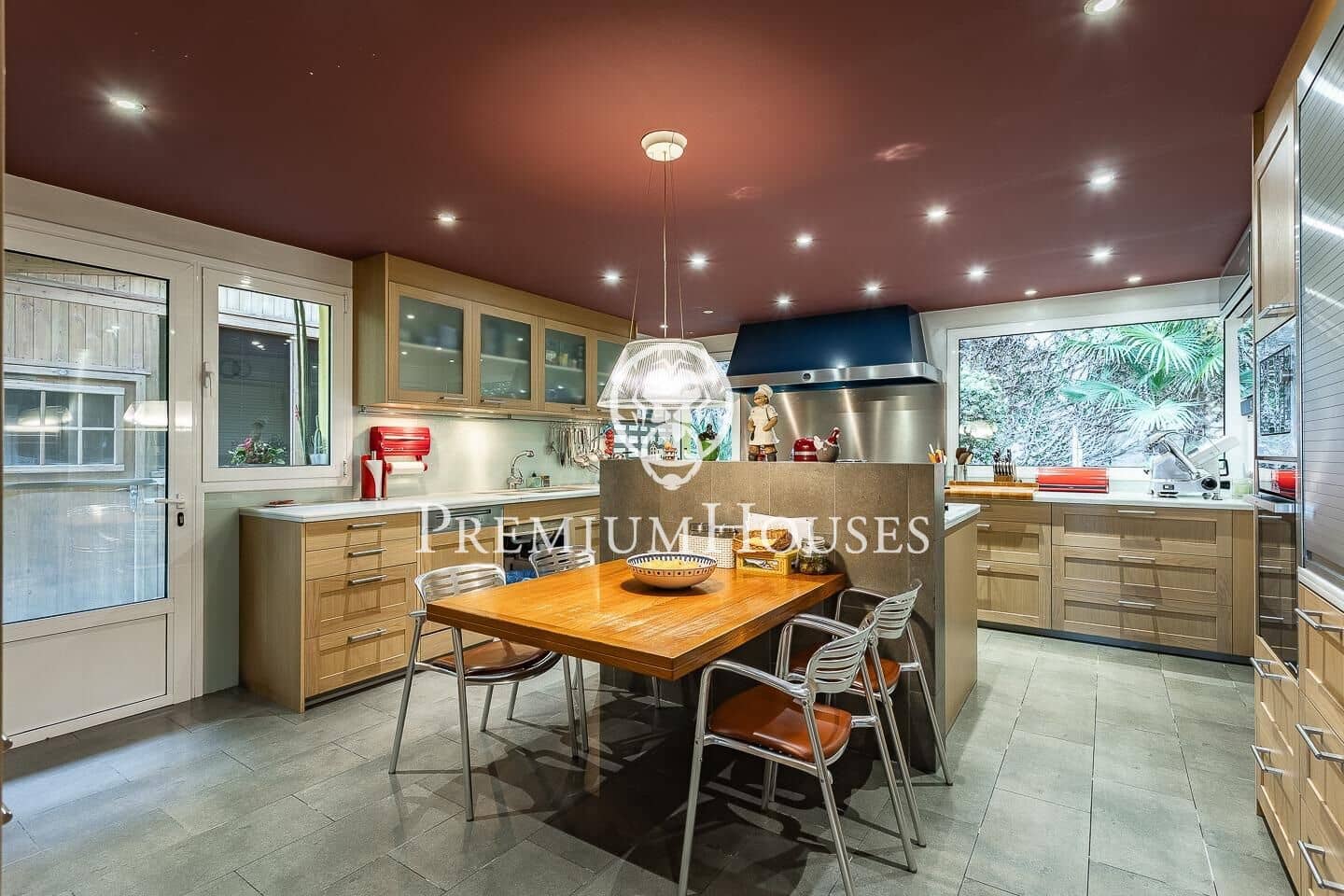 6 soverom Villa til salgs i Badalona med svømmebasseng garasje - € 1 600 000 (Ref: 9205101)