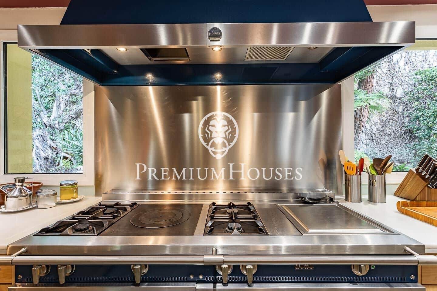 6 soverom Villa til salgs i Badalona med svømmebasseng garasje - € 1 600 000 (Ref: 9205101)