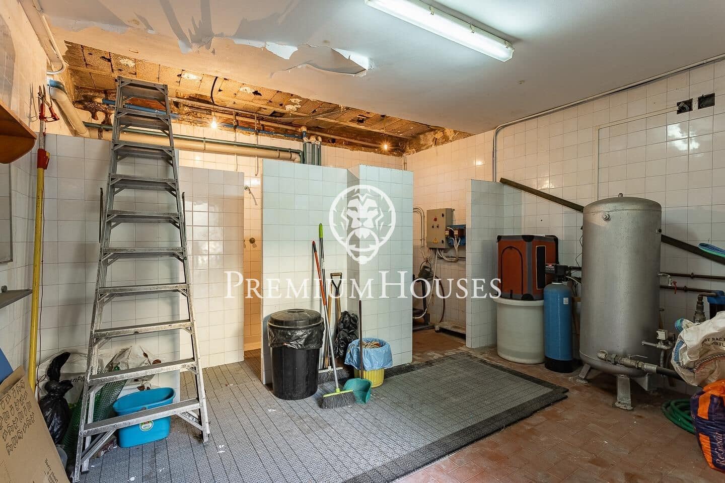 6 soverom Villa til salgs i Badalona med svømmebasseng garasje - € 1 600 000 (Ref: 9205101)