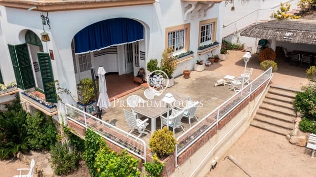 8 soveværelse Villa til salg i Sant Andreu de Llavaneres med swimmingpool garage - € 1.250.000 (Ref: 9205102)