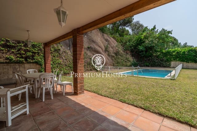 8 soveværelse Villa til salg i Sant Andreu de Llavaneres med swimmingpool garage - € 1.250.000 (Ref: 9205102)