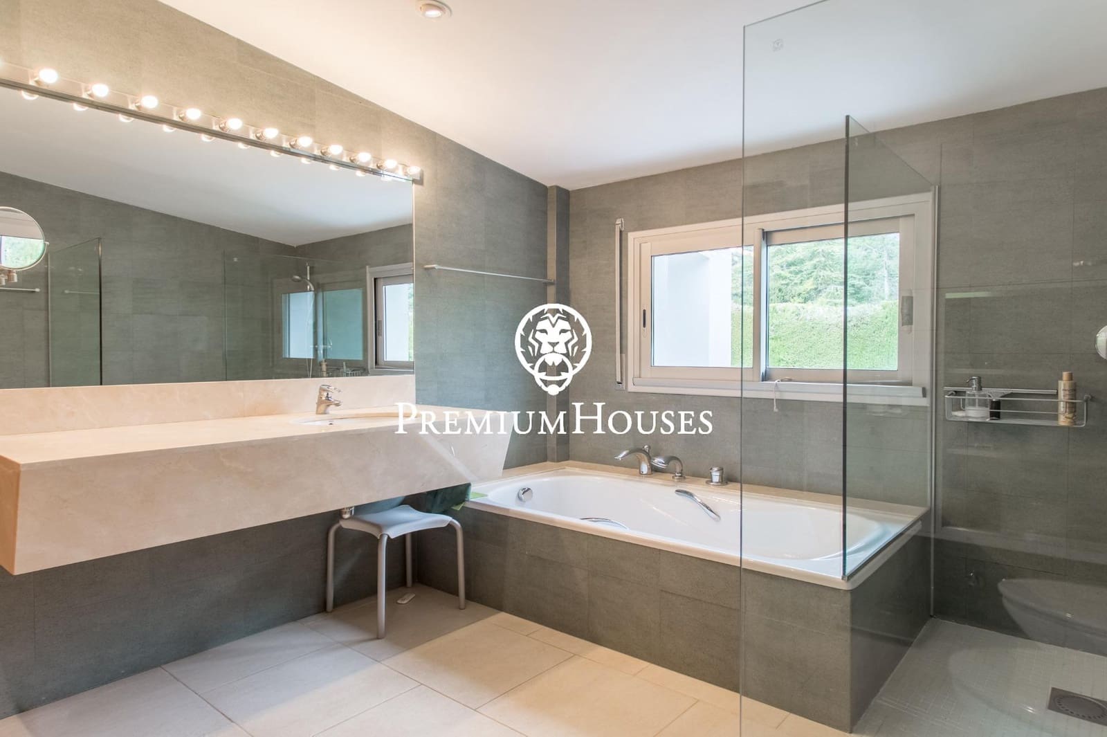 4 Zimmer Villa zu verkaufen in Sant Andreu de Llavaneres mit Pool Garage - 1.350.000 € (Ref: 9205108)