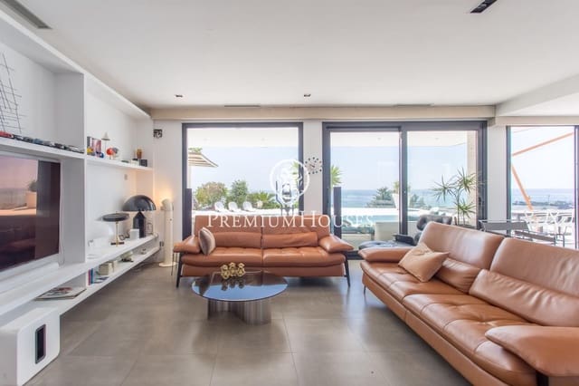 5 makuuhuone Huvila myytävänä paikassa Sant Vicenç de Montalt mukana uima-altaan 
autotalli - 2 800 000 € (Ref: 9205109)