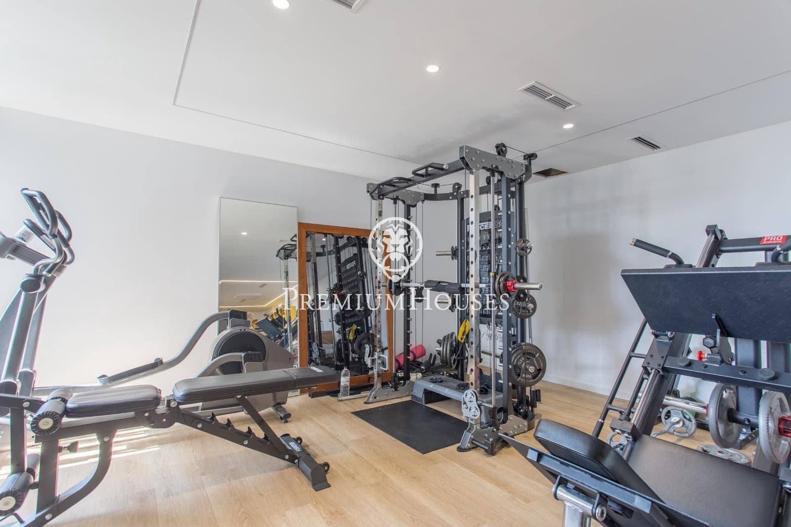 5 soverom Villa til salgs i Sant Vicenc de Montalt med svømmebasseng garasje - € 2 800 000 (Ref: 9205109)