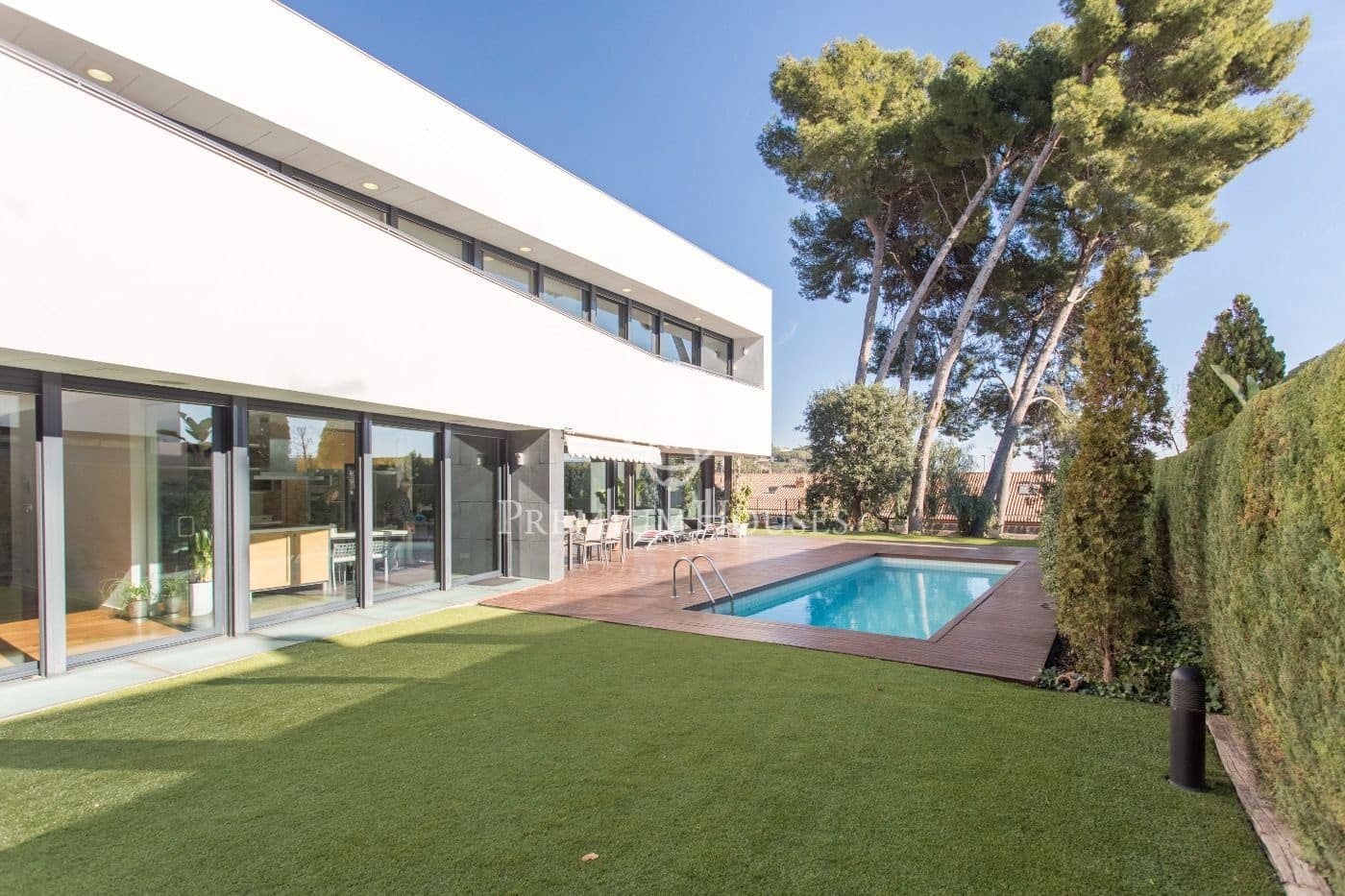 5 soverom Villa til salgs i Premia de Dalt med svømmebasseng garasje - € 1 600 000 (Ref: 9205111)