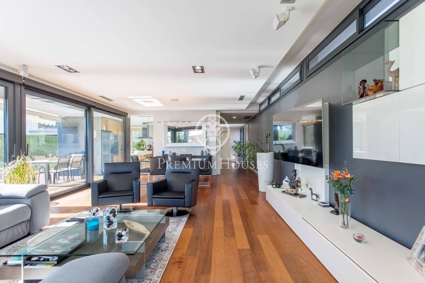 5 soverom Villa til salgs i Premia de Dalt med svømmebasseng garasje - € 1 600 000 (Ref: 9205111)