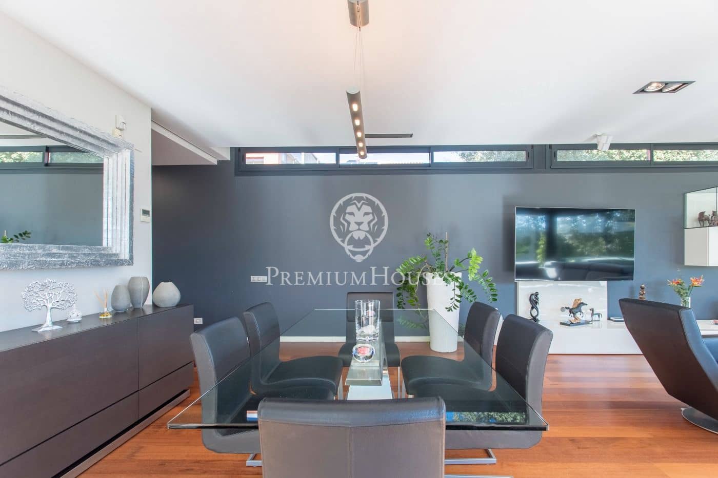 5 soverom Villa til salgs i Premia de Dalt med svømmebasseng garasje - € 1 600 000 (Ref: 9205111)