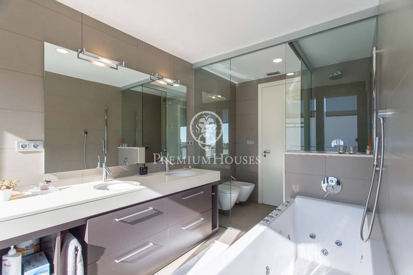 5 soverom Villa til salgs i Premia de Dalt med svømmebasseng garasje - € 1 600 000 (Ref: 9205111)