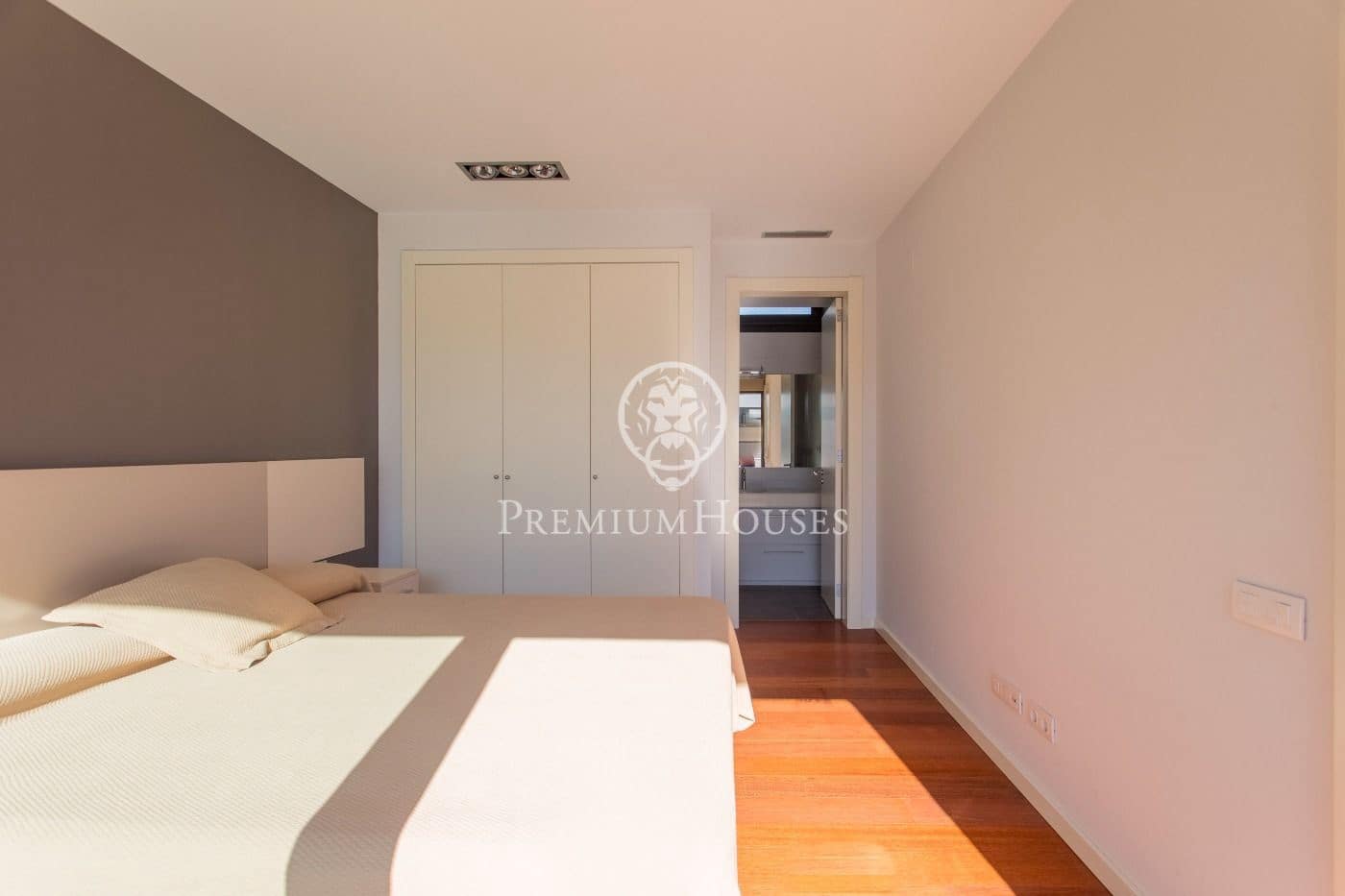 5 soverom Villa til salgs i Premia de Dalt med svømmebasseng garasje - € 1 600 000 (Ref: 9205111)