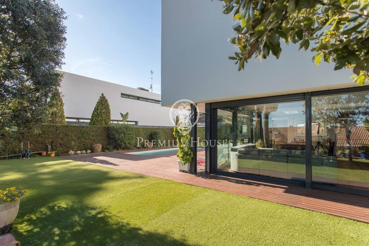 5 soverom Villa til salgs i Premia de Dalt med svømmebasseng garasje - € 1 600 000 (Ref: 9205111)