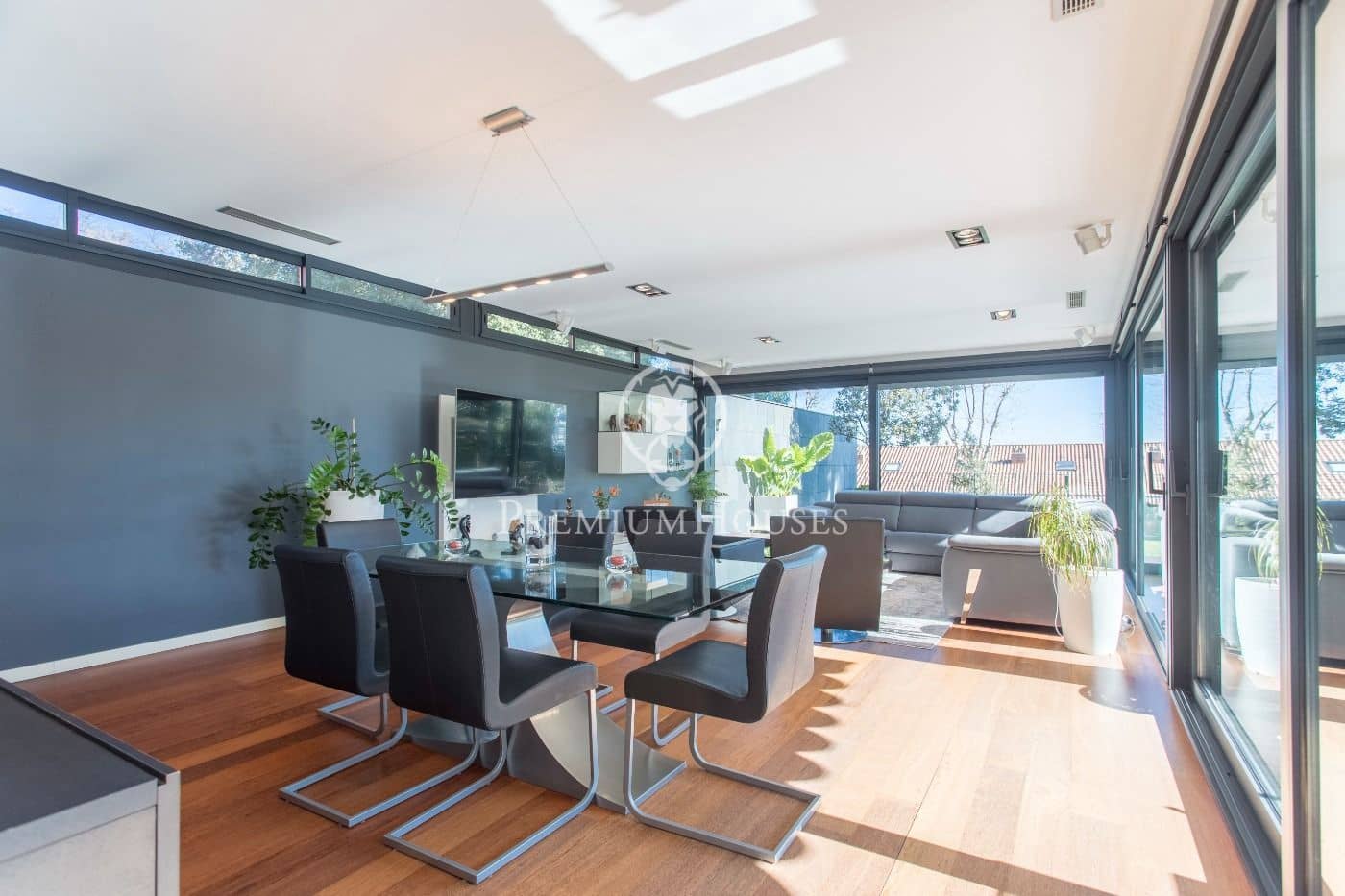 5 soverom Villa til salgs i Premia de Dalt med svømmebasseng garasje - € 1 600 000 (Ref: 9205111)