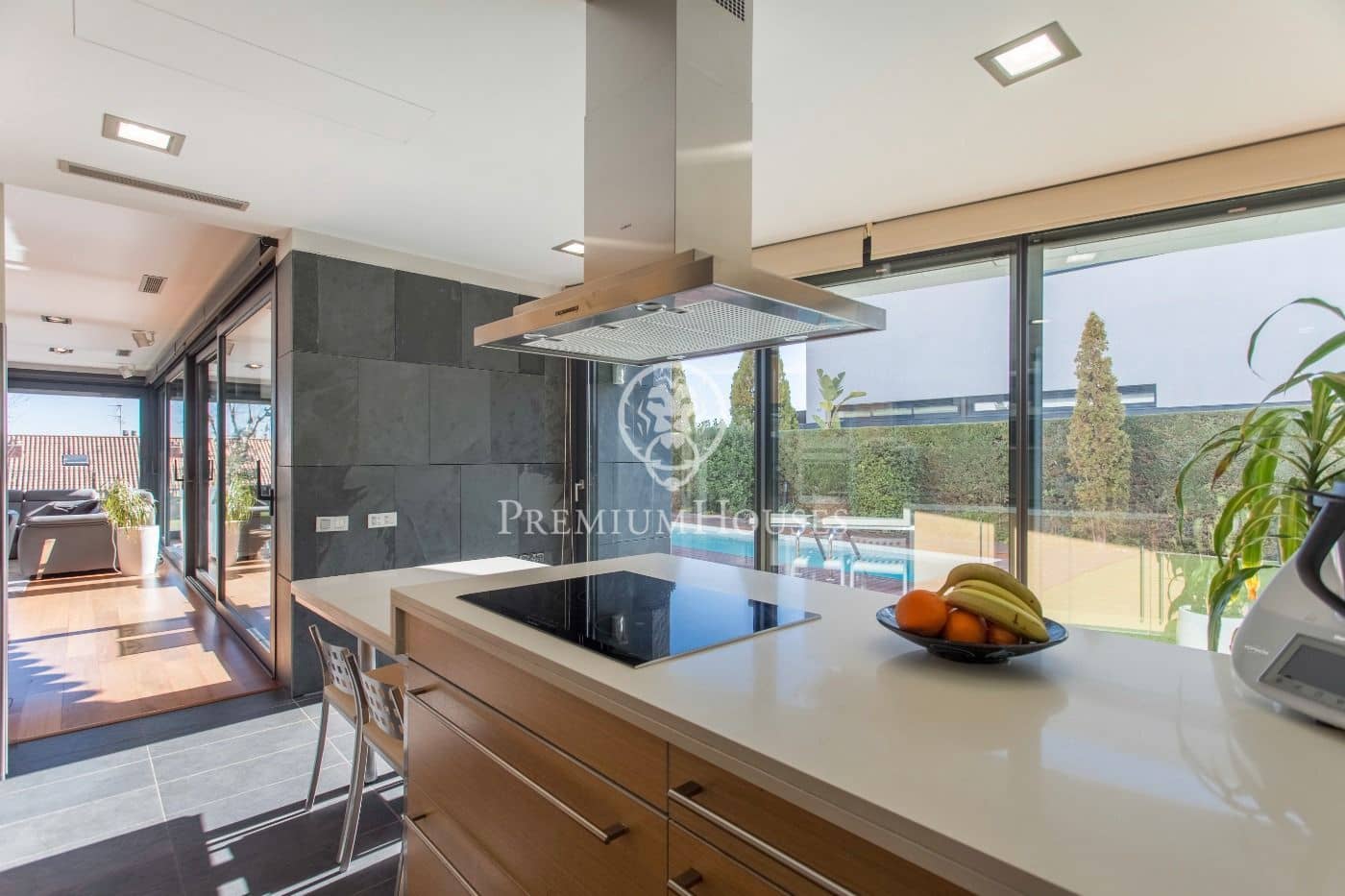 5 soverom Villa til salgs i Premia de Dalt med svømmebasseng garasje - € 1 600 000 (Ref: 9205111)