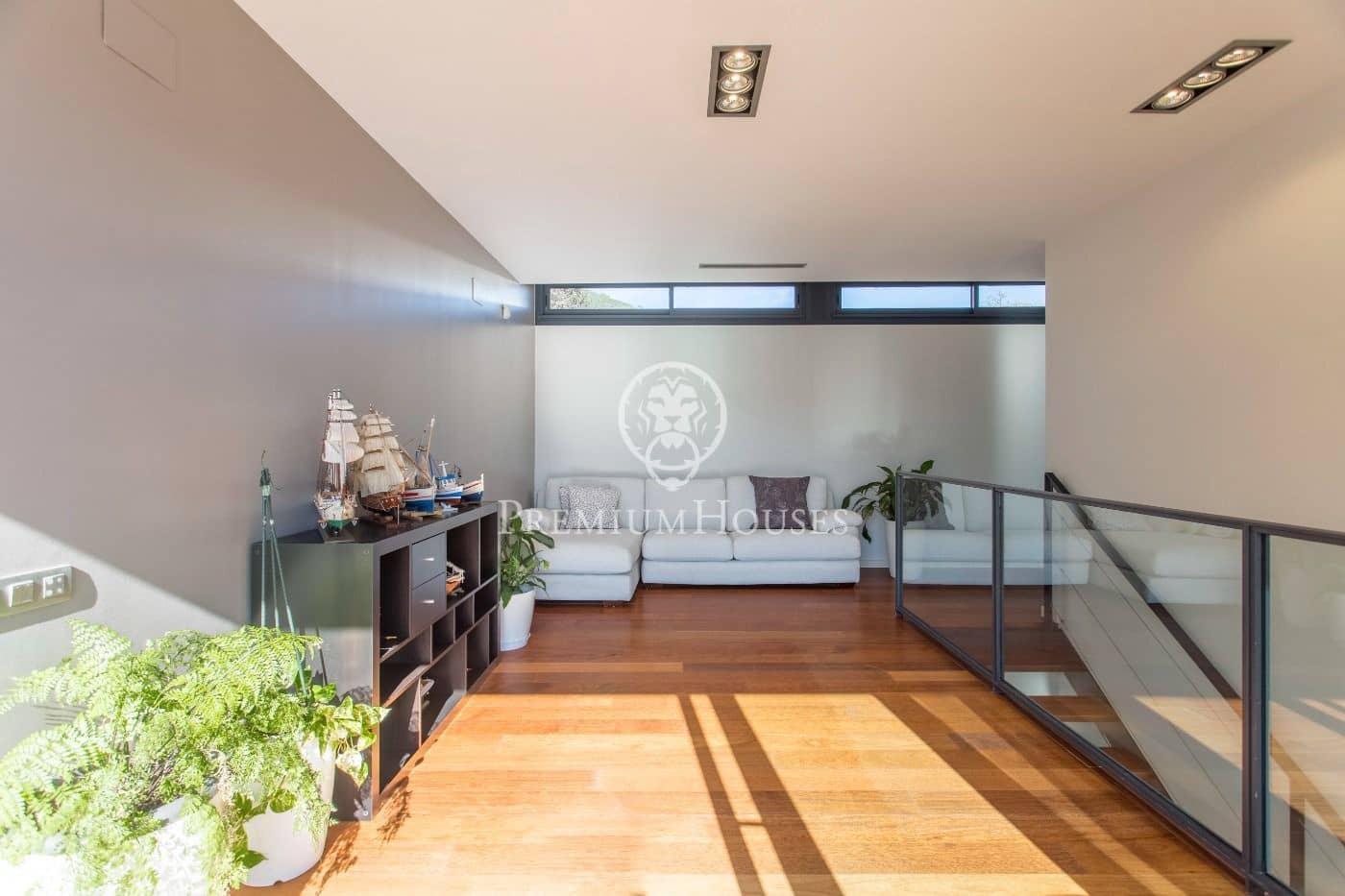 5 soverom Villa til salgs i Premia de Dalt med svømmebasseng garasje - € 1 600 000 (Ref: 9205111)