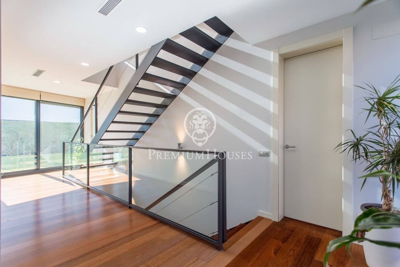 5 soverom Villa til salgs i Premia de Dalt med svømmebasseng garasje - € 1 600 000 (Ref: 9205111)