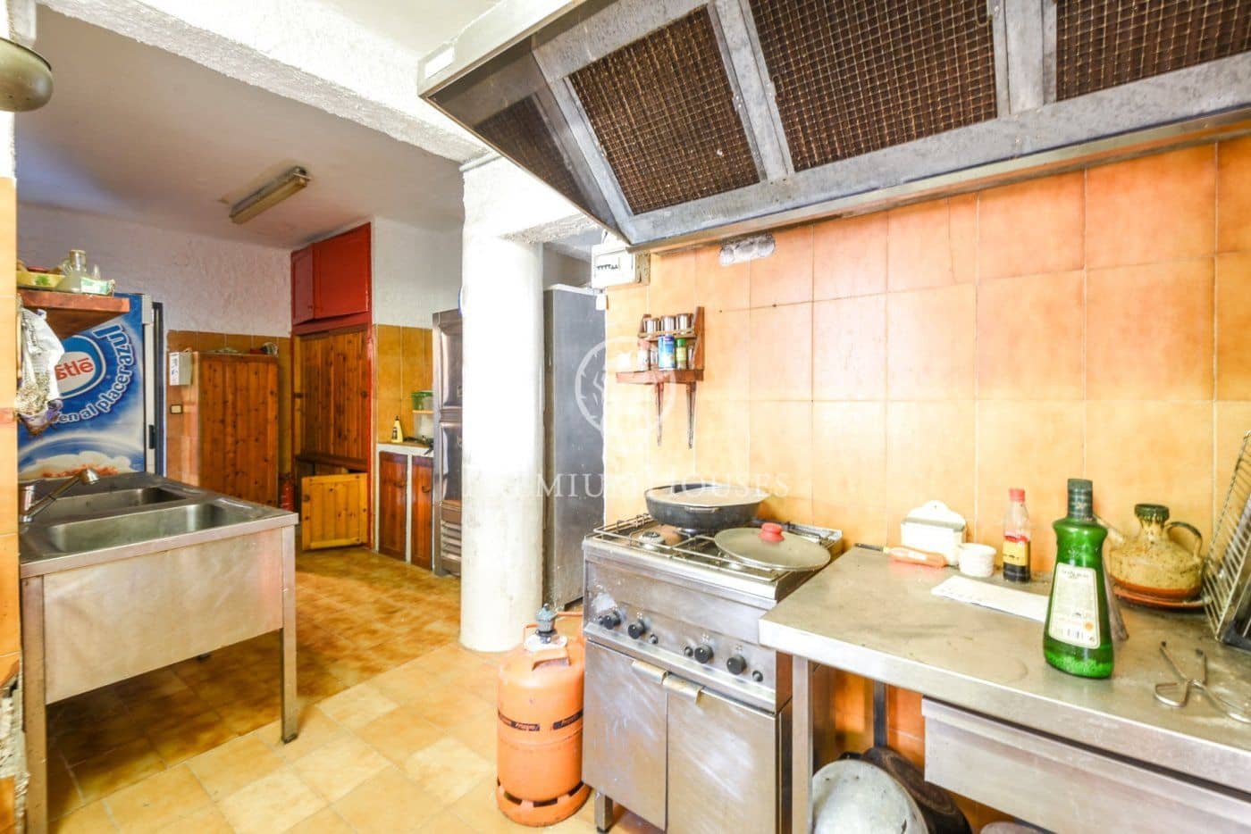 16 bedroom Hotel for sale in Calella with garage - € 890,000 (Ref: 9205112)