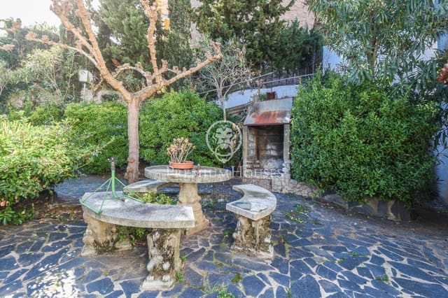 16 makuuhuone Hotelli myytävänä paikassa Calella mukana 
autotalli - 890 000 € (Ref: 9205112)