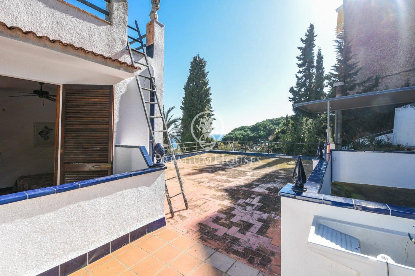 16 bedroom Hotel for sale in Calella with garage - € 890,000 (Ref: 9205112)