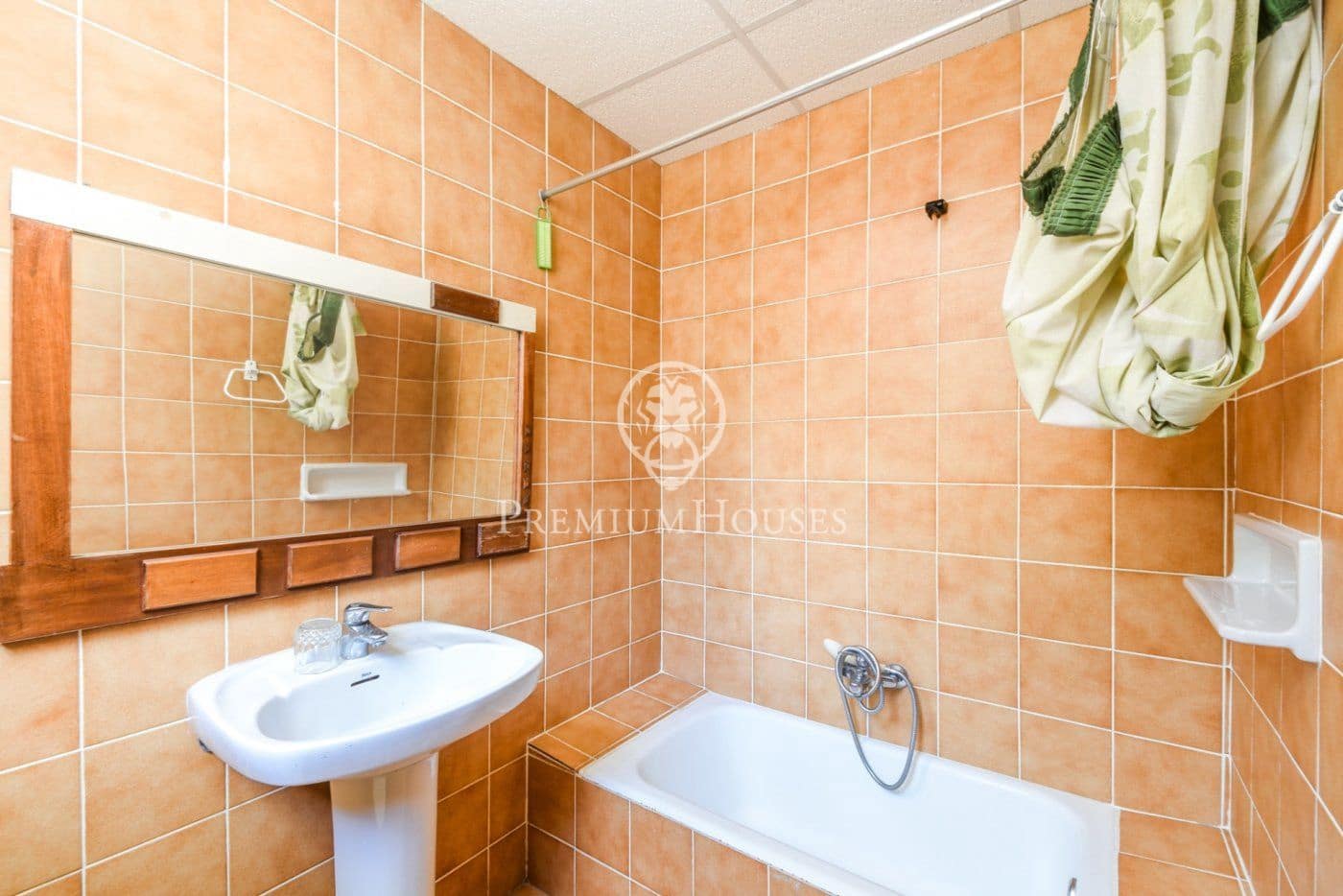 16 bedroom Hotel for sale in Calella with garage - € 890,000 (Ref: 9205112)