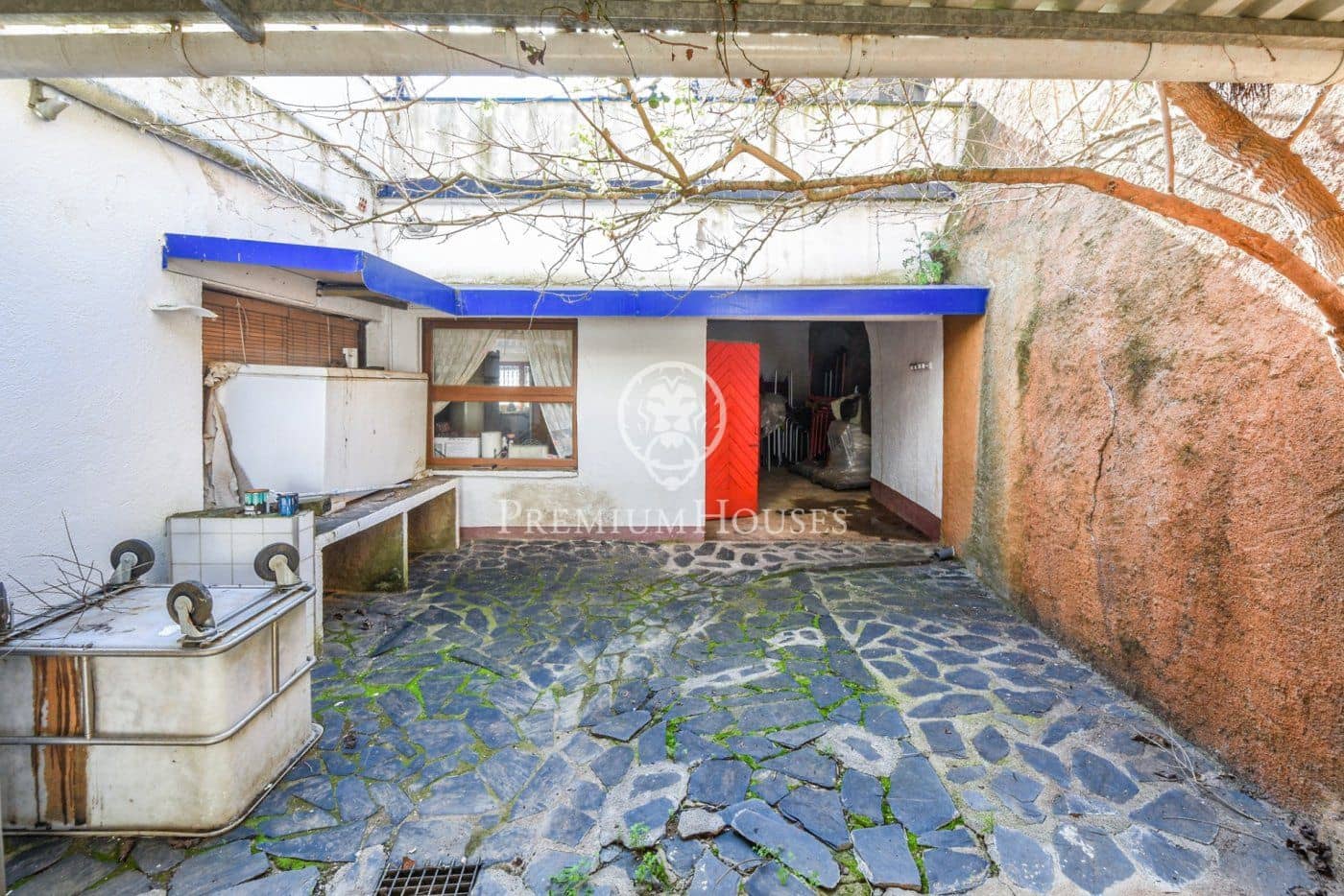 16 bedroom Hotel for sale in Calella with garage - € 890,000 (Ref: 9205112)