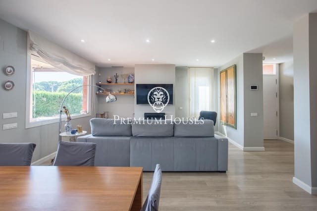 5 soverom Villa til salgs i Sant Vicenç de Montalt med svømmebasseng garasje - € 1 195 000 (Ref: 9205114)