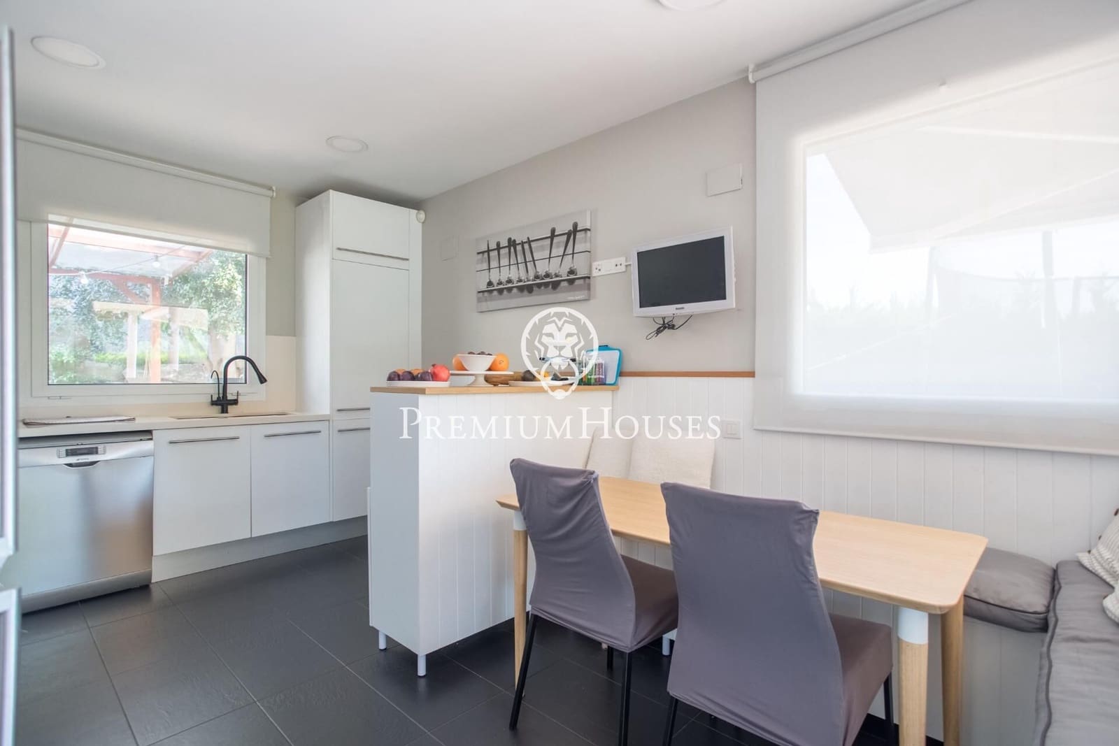 5 soveværelse Villa til salg i Sant Vicenc de Montalt med swimmingpool garage - € 1.195.000 (Ref: 9205114)