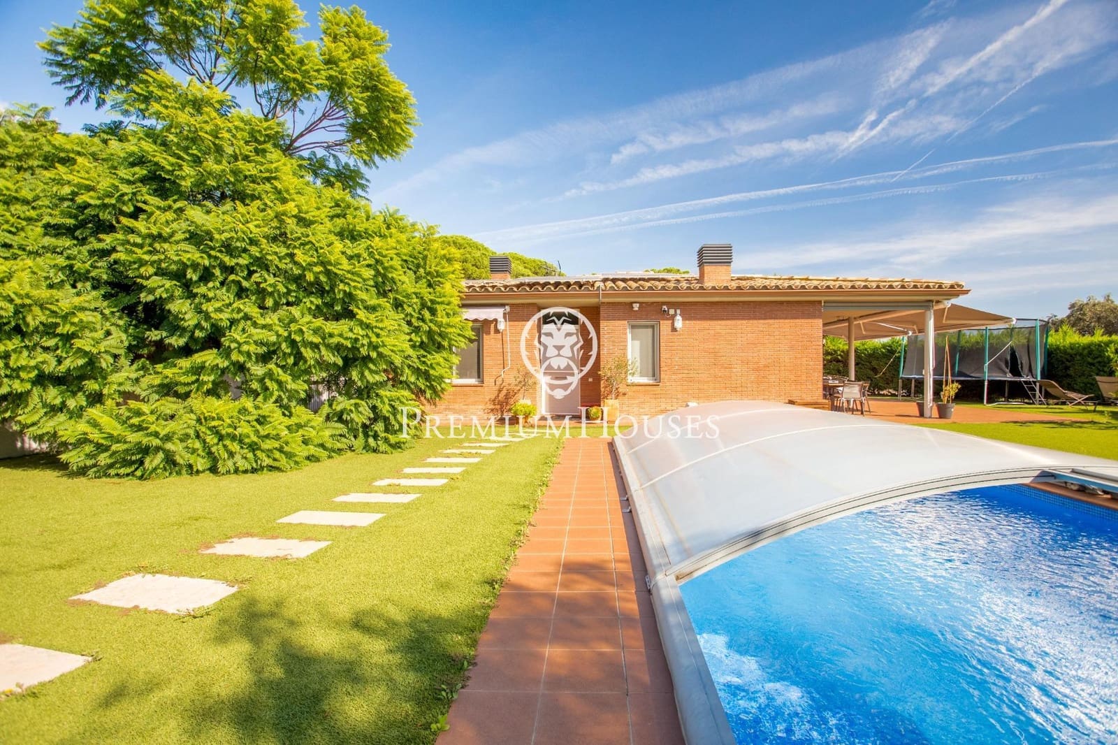 5 soveværelse Villa til salg i Sant Vicenc de Montalt med swimmingpool garage - € 1.195.000 (Ref: 9205114)