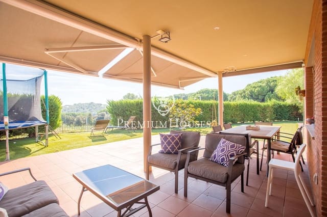 5 soverom Villa til salgs i Sant Vicenç de Montalt med svømmebasseng garasje - € 1 195 000 (Ref: 9205114)