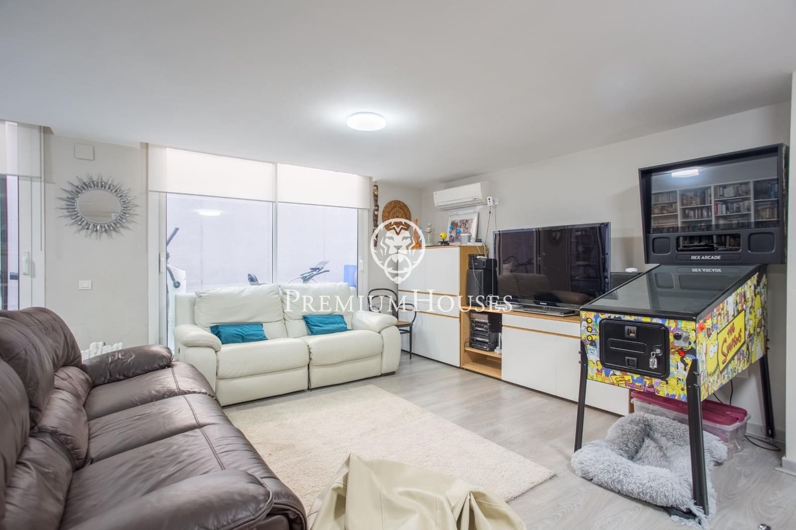 5 soveværelse Villa til salg i Sant Vicenc de Montalt med swimmingpool garage - € 1.195.000 (Ref: 9205114)