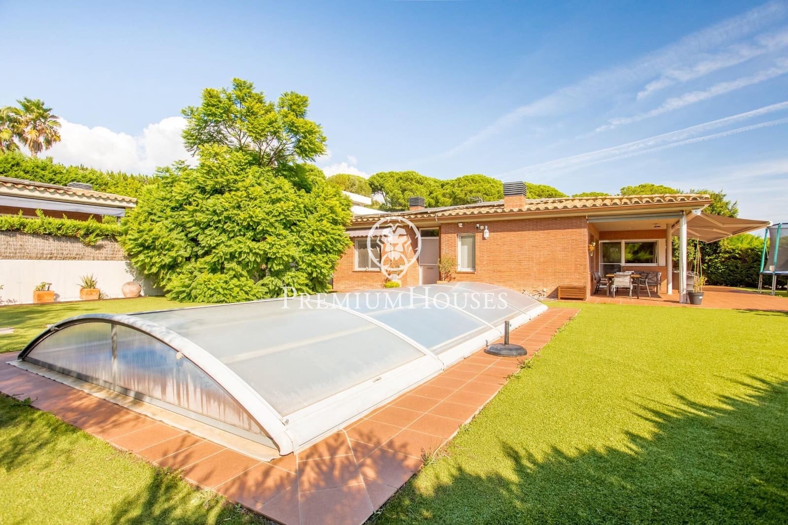 5 soveværelse Villa til salg i Sant Vicenc de Montalt med swimmingpool garage - € 1.195.000 (Ref: 9205114)