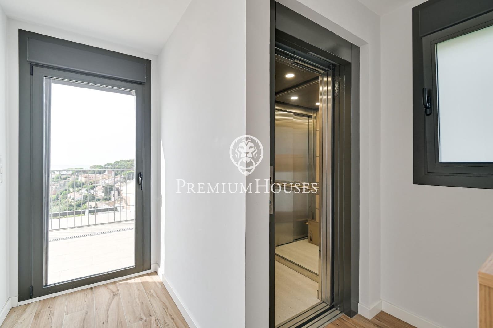 5 slaapkamer Villa te koop in Caldes d'Estrac met garage - € 1.190.000 (Ref: 9205119)