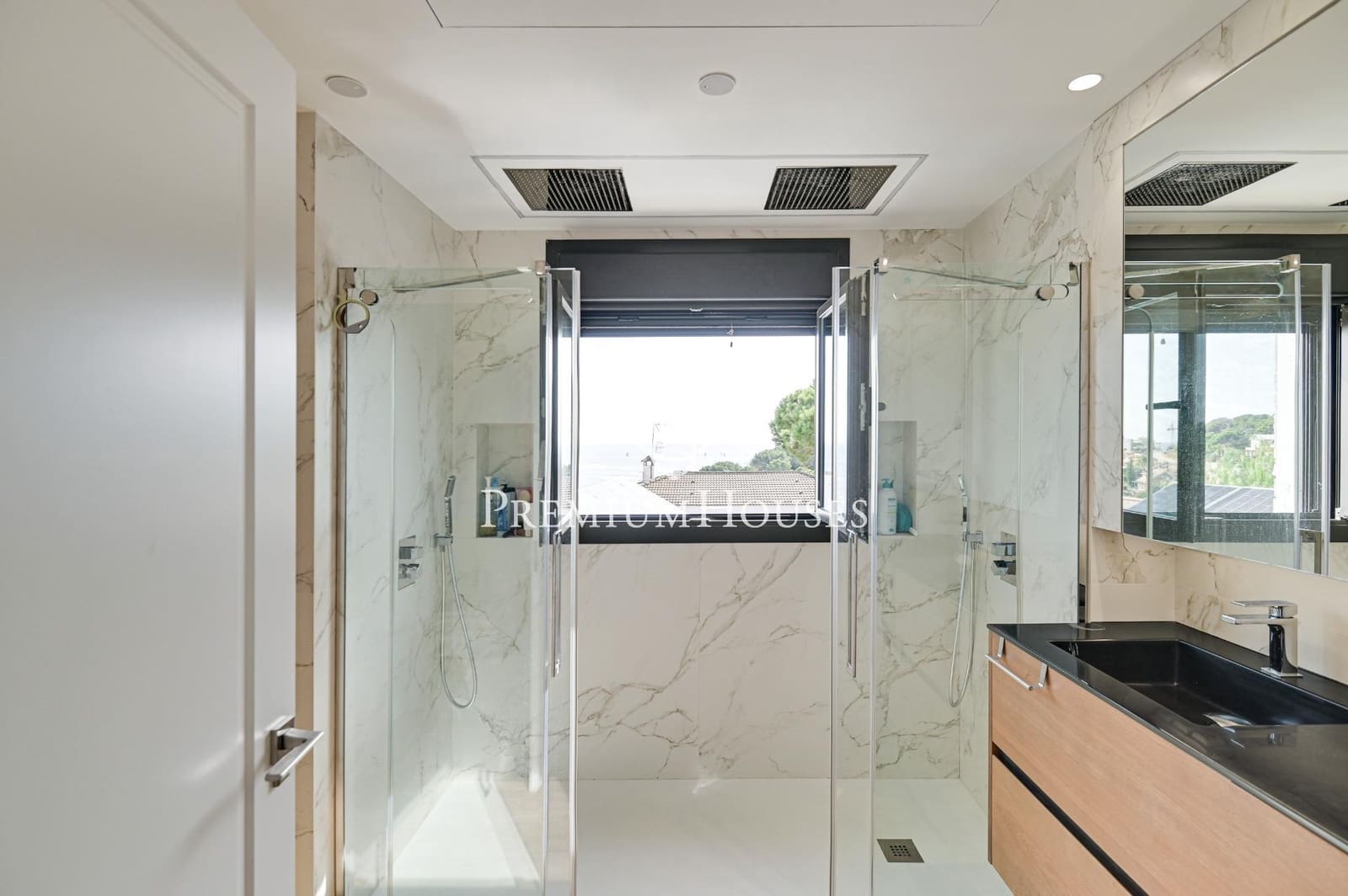 5 slaapkamer Villa te koop in Caldes d'Estrac met garage - € 1.190.000 (Ref: 9205119)