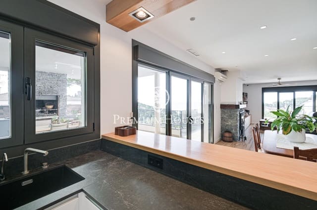 5 slaapkamer Villa te koop in Caldes d'Estrac met garage - € 1.190.000 (Ref: 9205119)