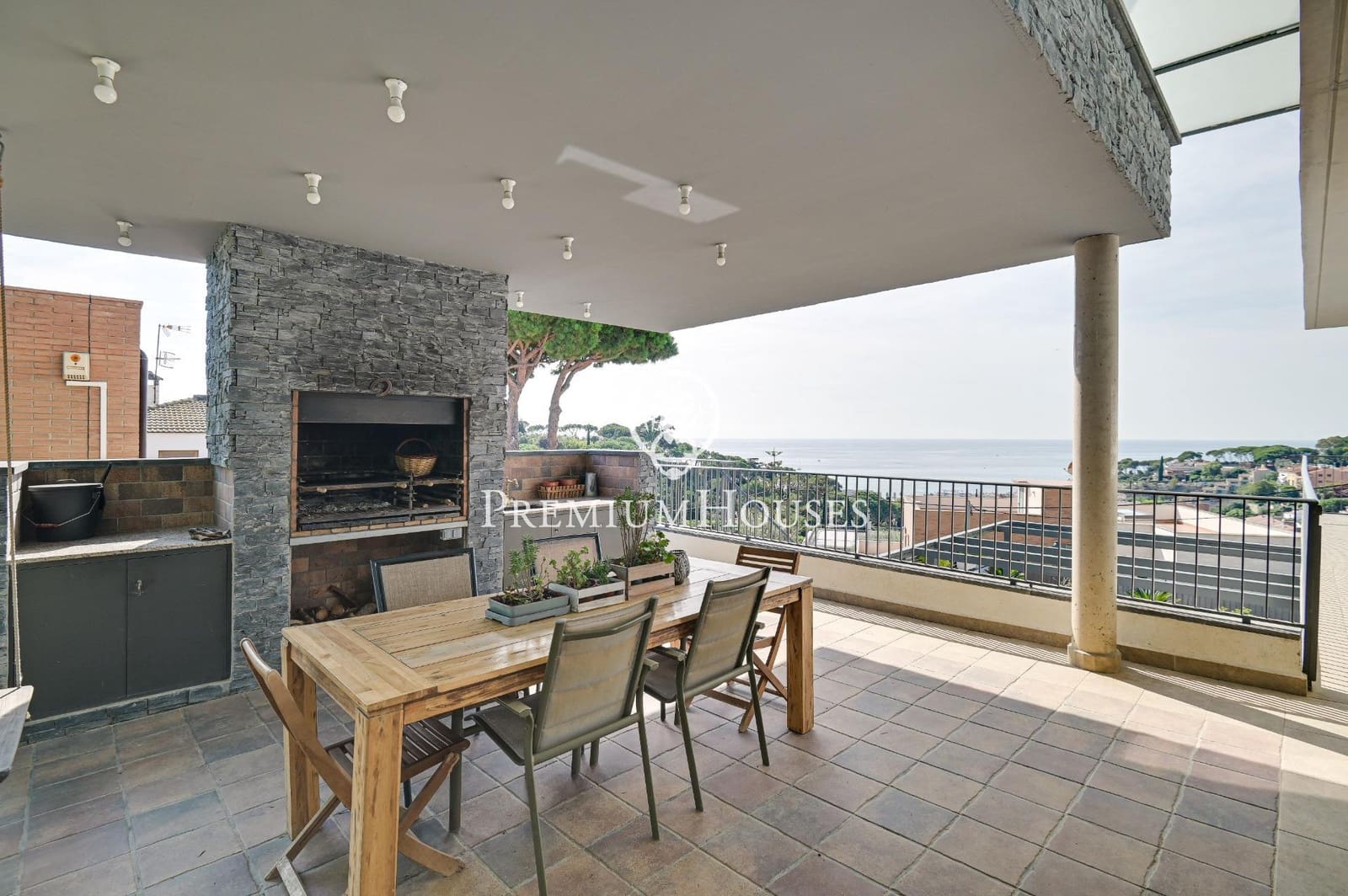 5 slaapkamer Villa te koop in Caldes d'Estrac met garage - € 1.190.000 (Ref: 9205119)