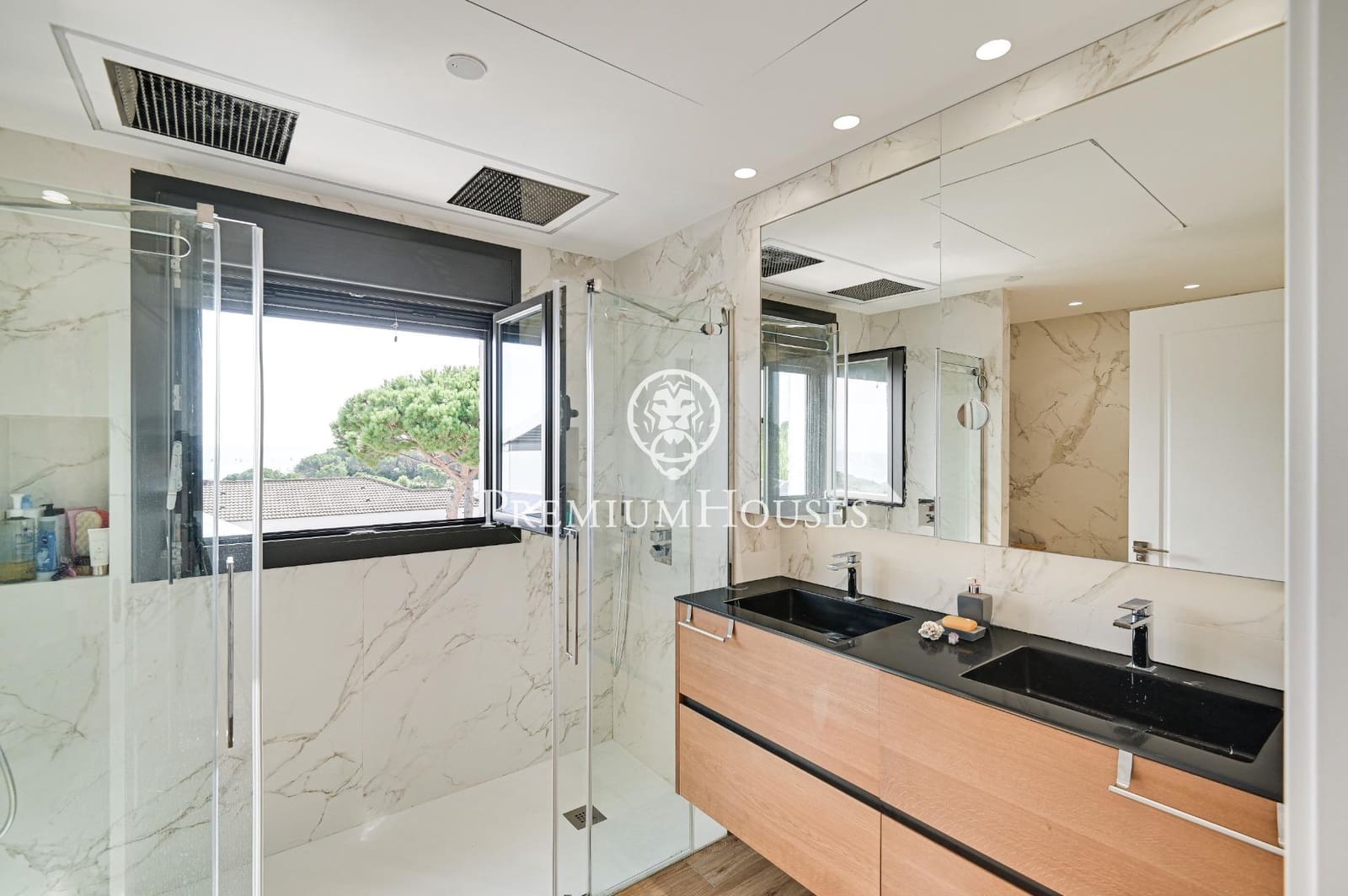 5 slaapkamer Villa te koop in Caldes d'Estrac met garage - € 1.190.000 (Ref: 9205119)