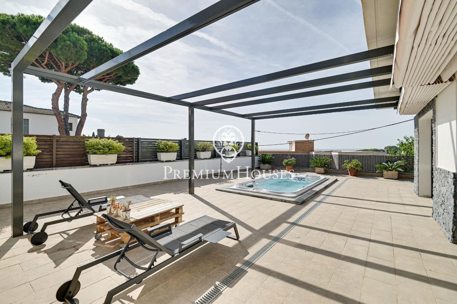 5 slaapkamer Villa te koop in Caldes d'Estrac met garage - € 1.190.000 (Ref: 9205119)