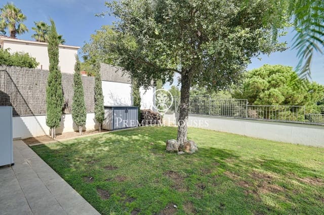 5 slaapkamer Villa te koop in Caldes d'Estrac met garage - € 1.190.000 (Ref: 9205119)