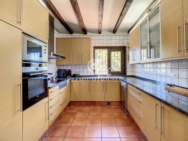 7 sovrum Villa till salu i Argentona med pool garage - 950 000 € (Ref: 9205128)