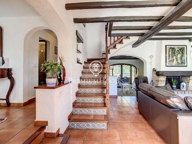 7 sovrum Villa till salu i Argentona med pool garage - 950 000 € (Ref: 9205128)