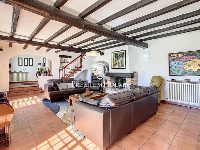 7 sovrum Villa till salu i Argentona med pool garage - 950 000 € (Ref: 9205128)