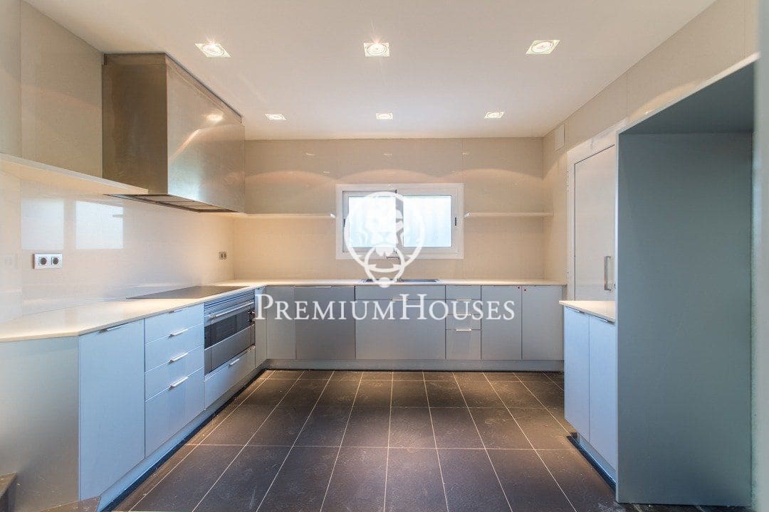 9 chambre Villa/Maison à vendre à Sant Andreu de Llavaneres avec piscine garage - 1 950 000 € (Ref: 9205129)